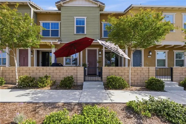 $610,000 | 22864 Acoustic Drive, Saugus, CA 91350