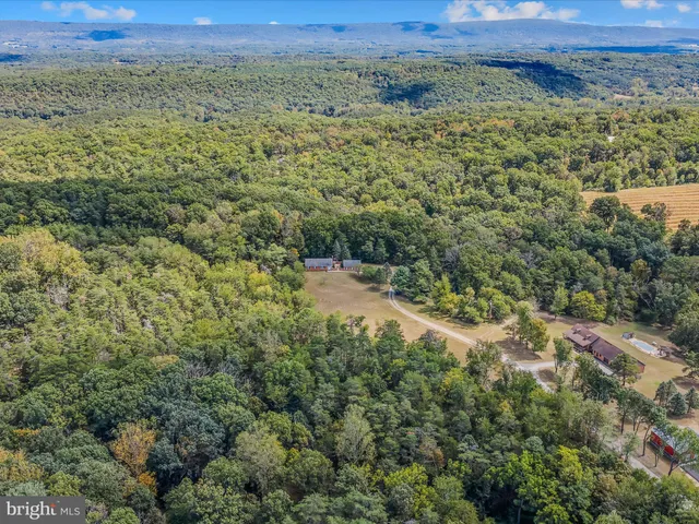 $350,000 | 350 Skytop Lane, Berkeley Springs, WV 25411