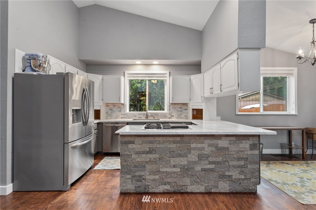 18618 112th Avenue Southeast Renton, WA 98055 - Photo 11 of 29 Gallery Image 11
