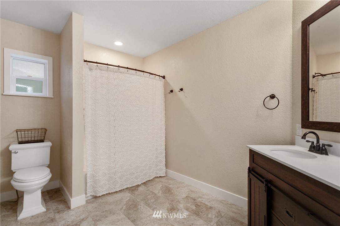18618 112th Avenue Southeast Renton, WA 98055 - Photo 18 of 29 Gallery Image 18