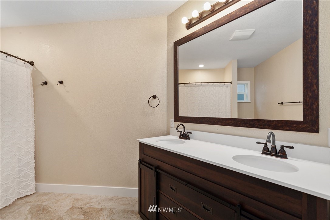 18618 112th Avenue Southeast Renton, WA 98055 - Photo 19 of 29 Gallery Image 19