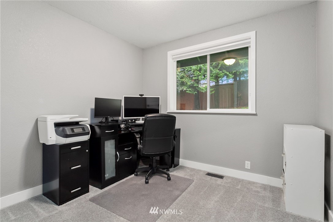 18618 112th Avenue Southeast Renton, WA 98055 - Photo 23 of 29 Gallery Image 23