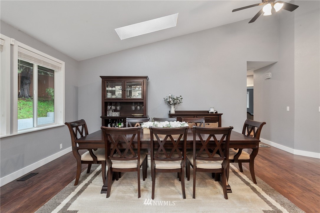 18618 112th Avenue Southeast Renton, WA 98055 - Photo 9 of 29 Gallery Image 9