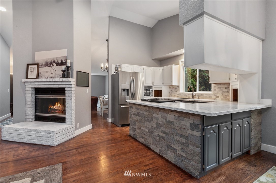 18618 112th Avenue Southeast Renton, WA 98055 - Photo 10 of 29 Gallery Image 10
