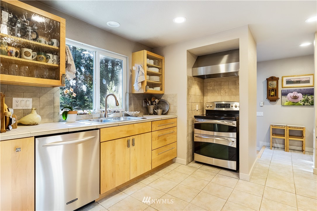 1728 170th Place Southeast Bothell, WA 98012 - Photo 13 of 25 Gallery Image 13