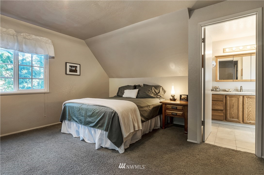 1728 170th Place Southeast Bothell, WA 98012 - Photo 15 of 25 Gallery Image 15