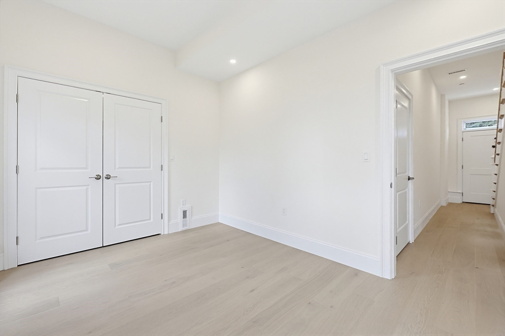 257 R Market Street, Unit C Boston, MA 02135 - Photo 38 of 41