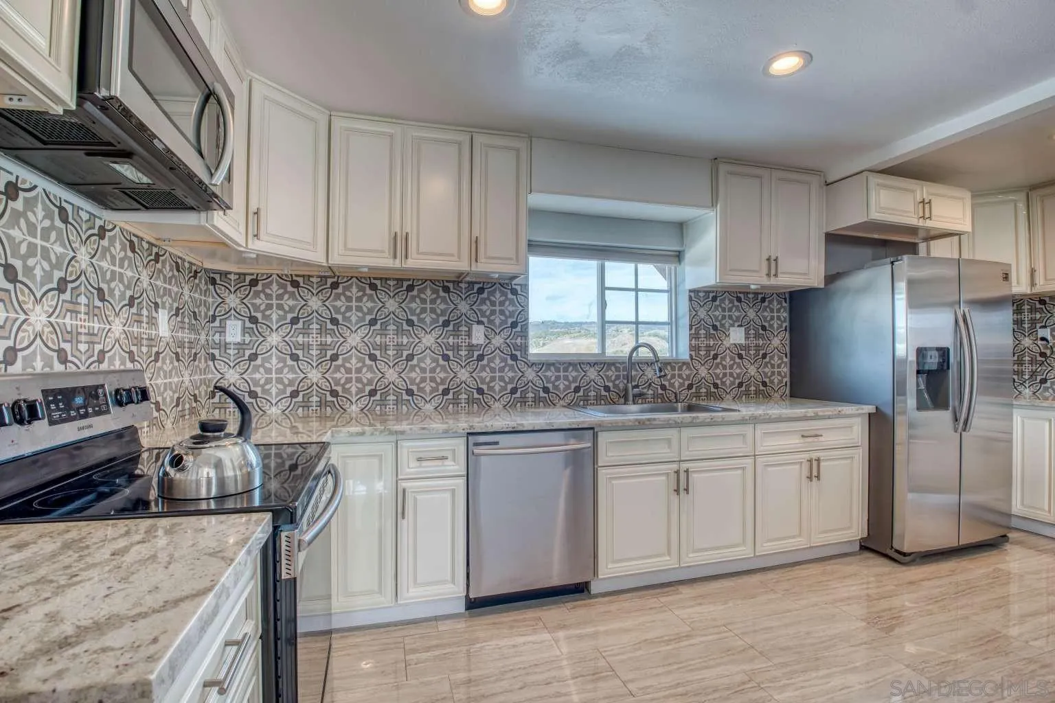 45050 Camaron Road Temecula, CA 92590 - Photo 16 of 40