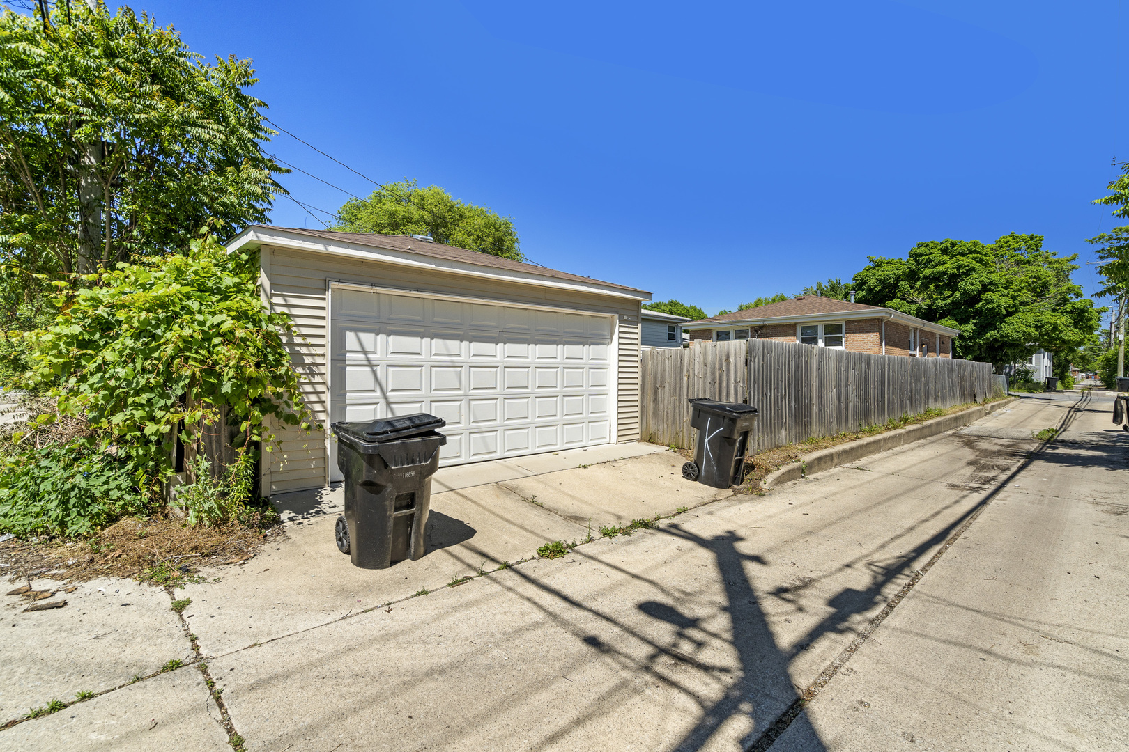 11442 South Aberdeen Street Chicago, IL 60643 - Photo 5 of 19 a view of a backyard with sitting area