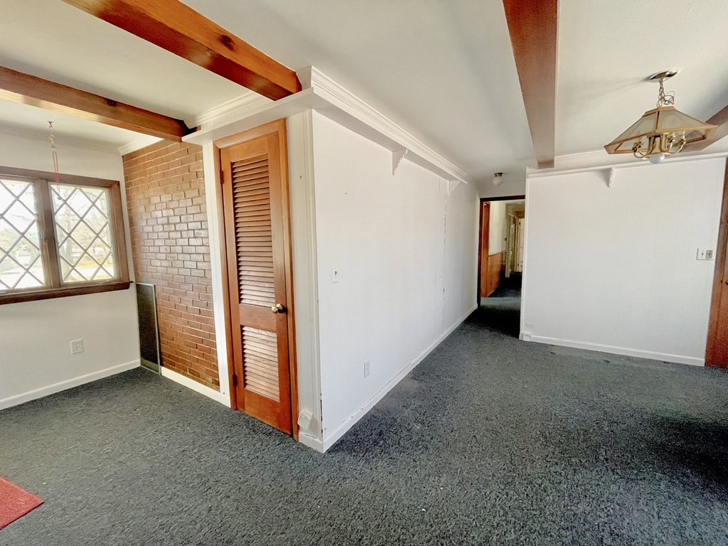 17 Vincent Drive West Springfield, MA 01089 - Photo 2 of 20