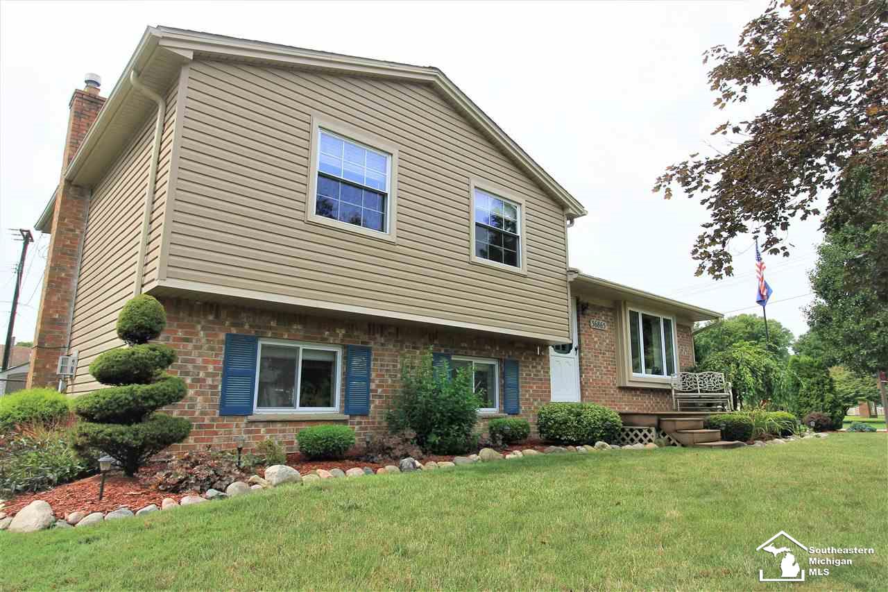 36865 Willow Road New Boston, MI 48164 - Photo 2 of 21