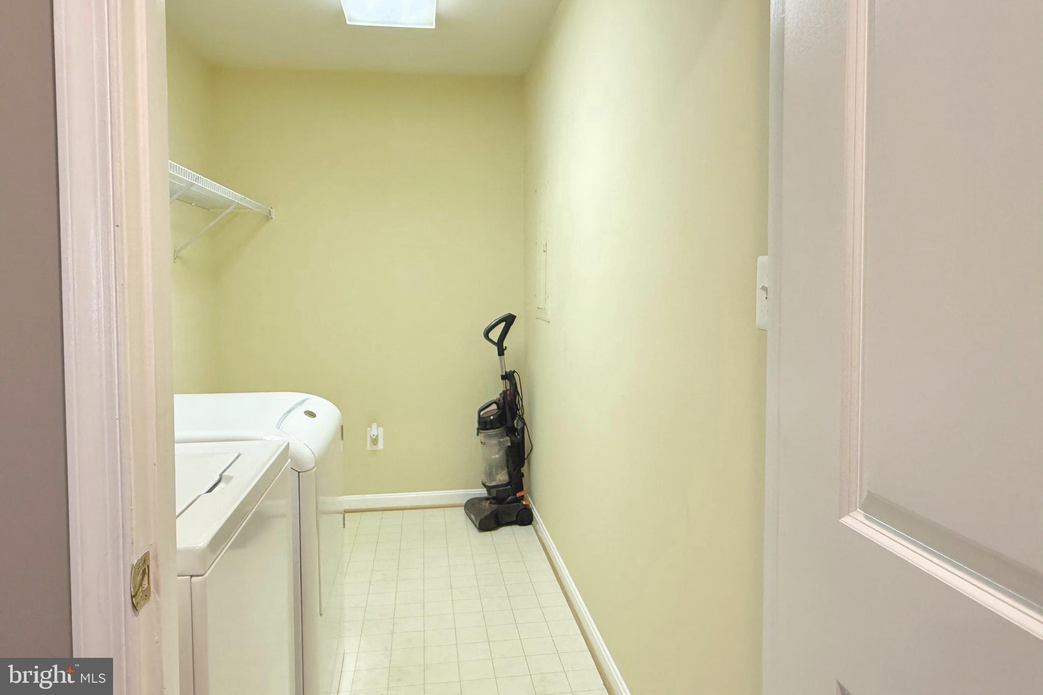 9152 Ribbon Falls Loop Bristow, VA 20136 - Photo 33 of 61 2nd Level Laundry Room