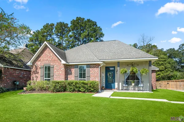 $274,900 | 28025 Foxfire Avenue, Walker, LA 70785