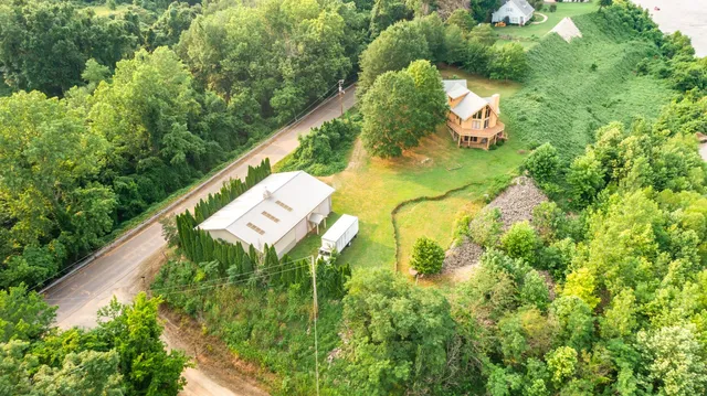 a view of entryway front of house