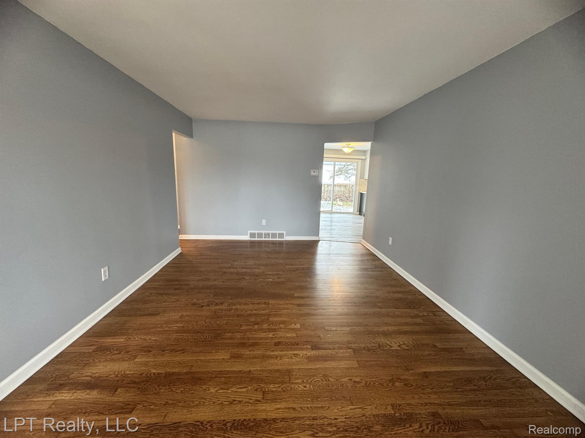 18924 Goddard Road Allen Park, MI 48101 - Photo 8 of 26
