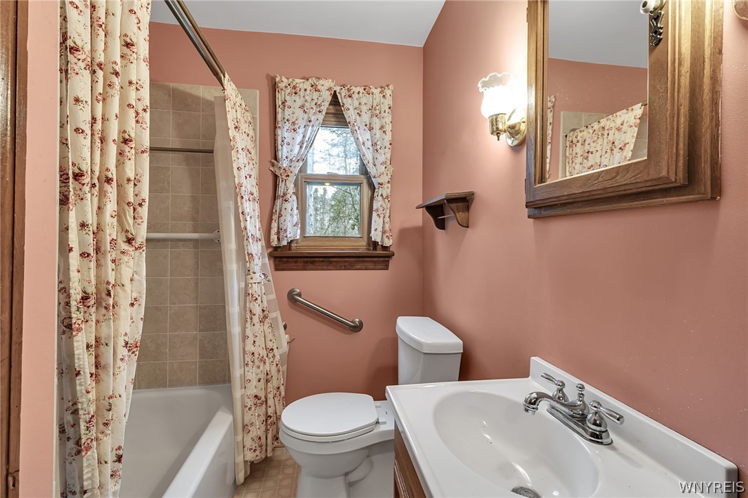 3265 South Creek Road Hamburg, NY 14075 - Photo 17 of 43