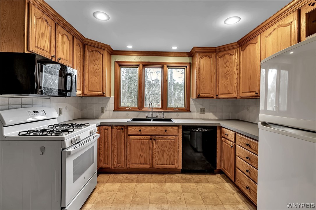 3265 South Creek Road Hamburg, NY 14075 - Photo 9 of 43