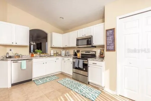 $2,200 | 12735 Evington Point Drive, Riverview, FL 33579