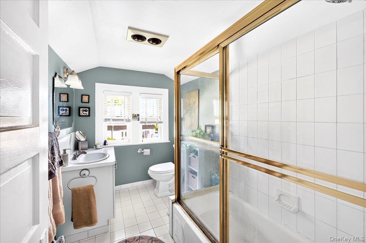 81 Oak Road Bayport, NY 11705 - Photo 17 of 28 Gallery Image 17