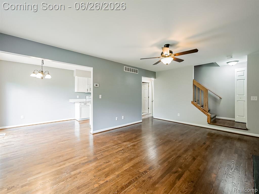160 Pine Tree Ridge, Unit 3 Waterford, MI 48327 - Photo 3 of 26