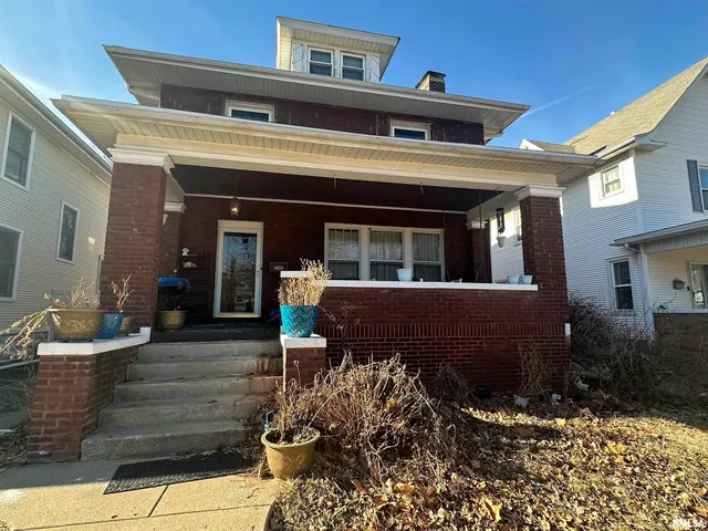 $230,000 | 1027 North Institute Place, Peoria, IL 61606