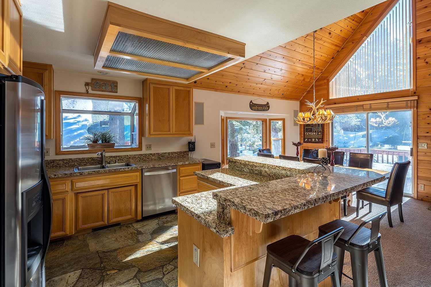 14657 Tyrol Road Truckee, CA 96161 - Photo 7 of 21 Gallery Image 7
