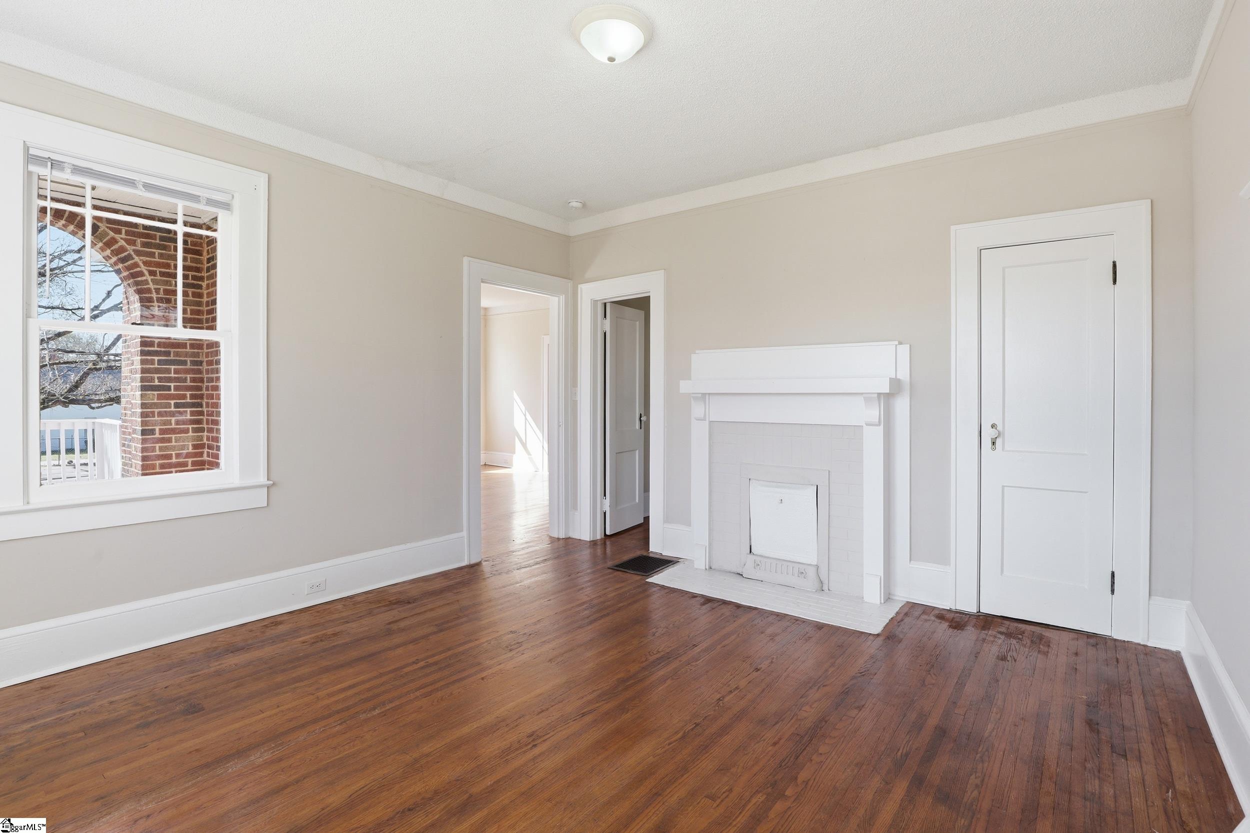 202 South 5th Street Easley, SC 29640 - Photo 6 of 30
