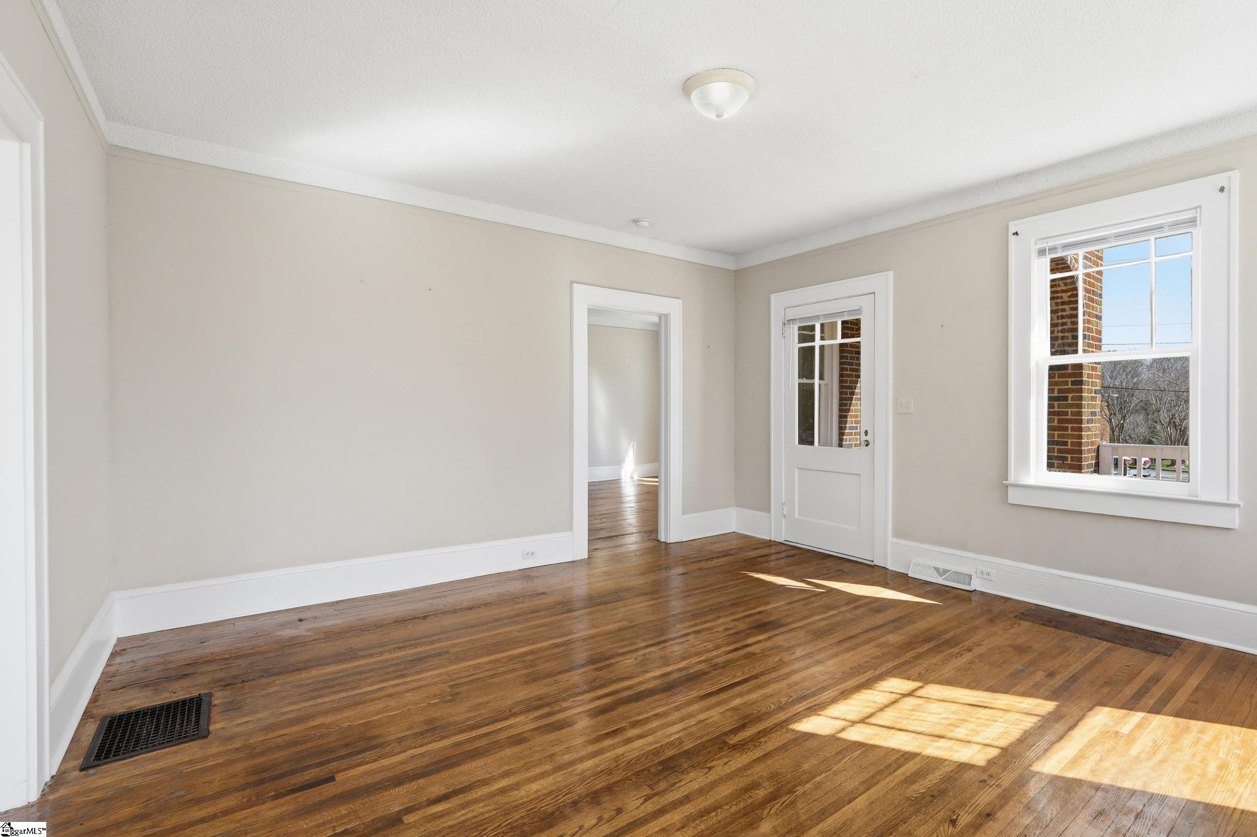 202 South 5th Street Easley, SC 29640 - Photo 7 of 30