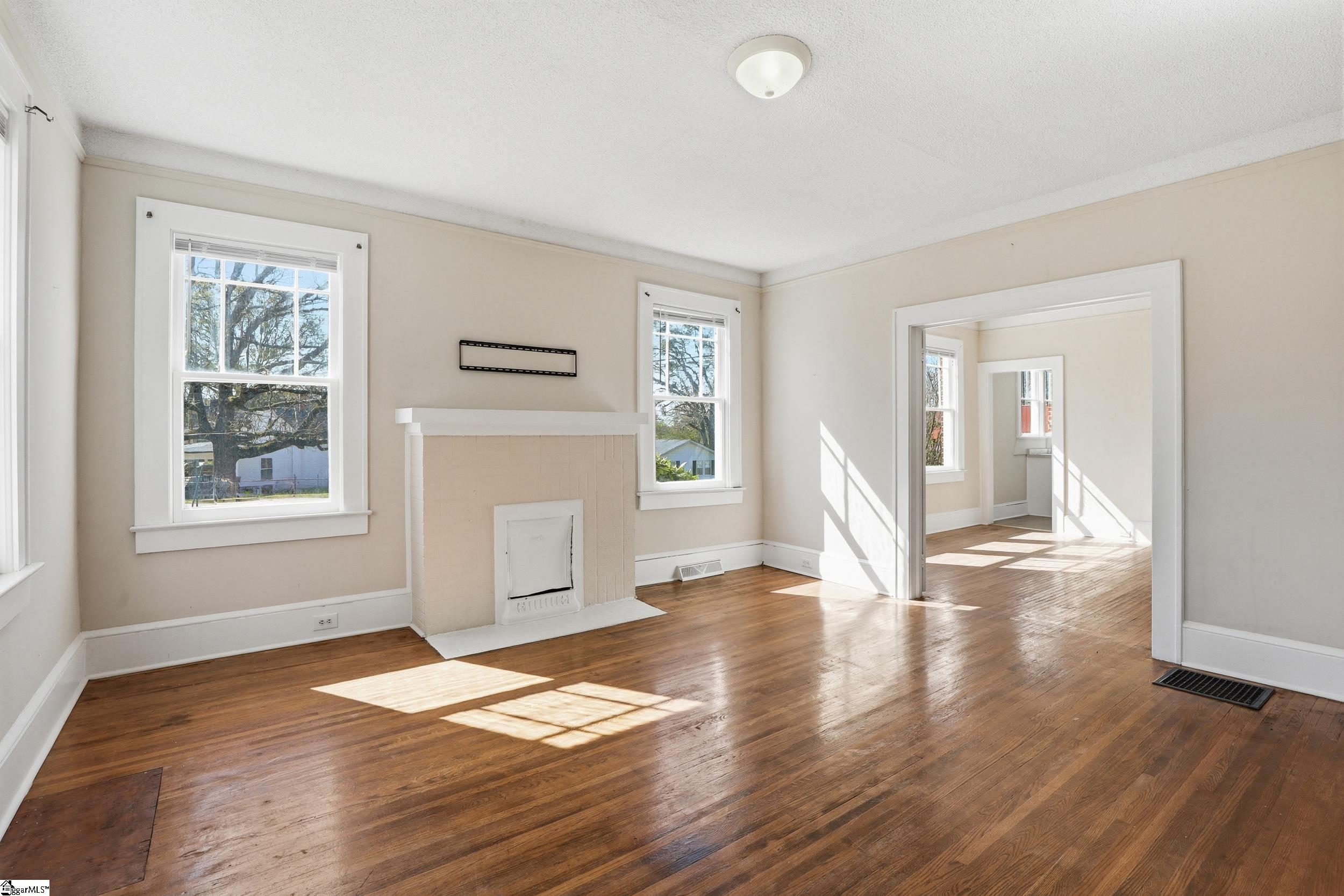 202 South 5th Street Easley, SC 29640 - Photo 8 of 30