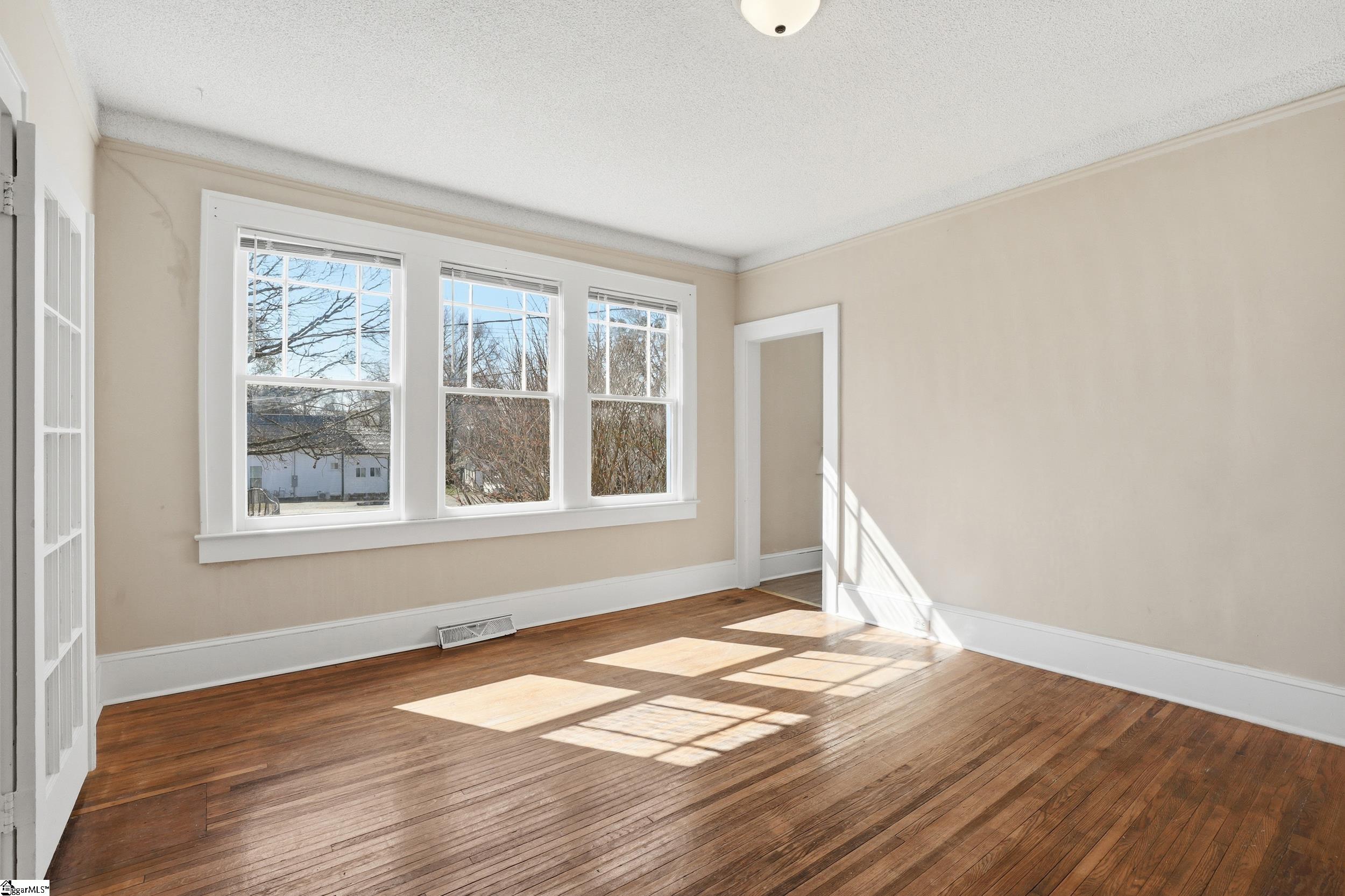 202 South 5th Street Easley, SC 29640 - Photo 10 of 30