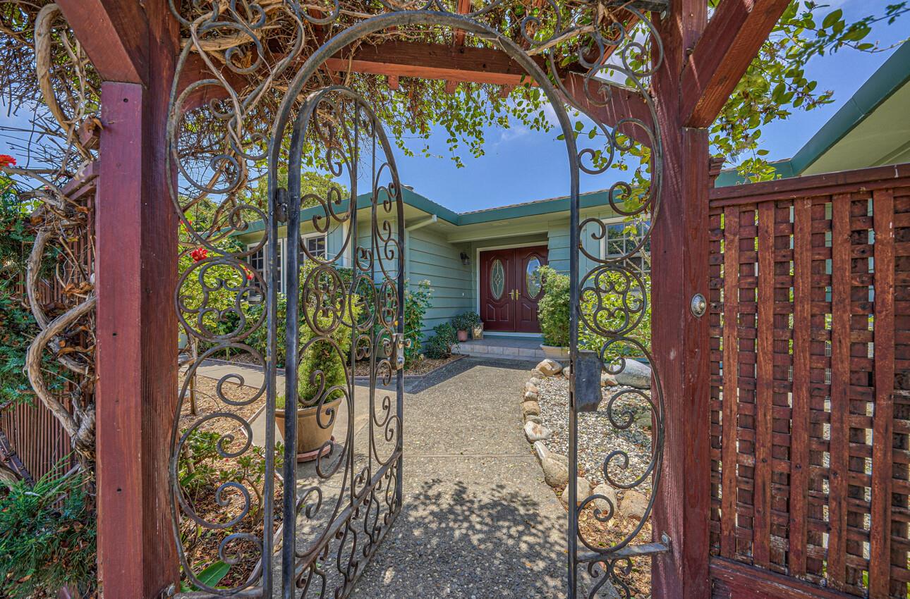 10746 Country Meadows Road Prunedale, CA 93907 - Photo 3 of 75 Gallery Image 3