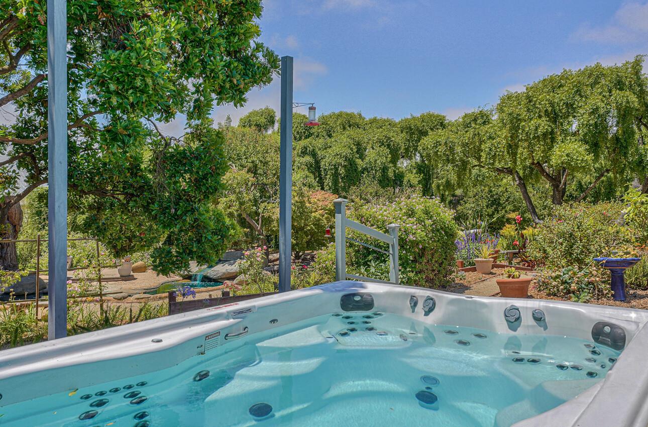 10746 Country Meadows Road Prunedale, CA 93907 - Photo 5 of 75 Gallery Image 5