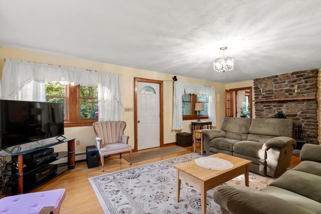12 Dawson Road Worcester, MA 01602 - Photo 12 of 34 Gallery Image 12