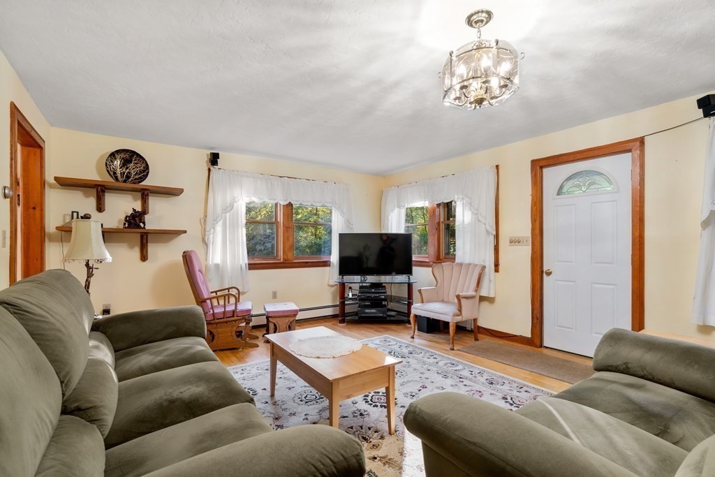 12 Dawson Road Worcester, MA 01602 - Photo 15 of 34 Gallery Image 15