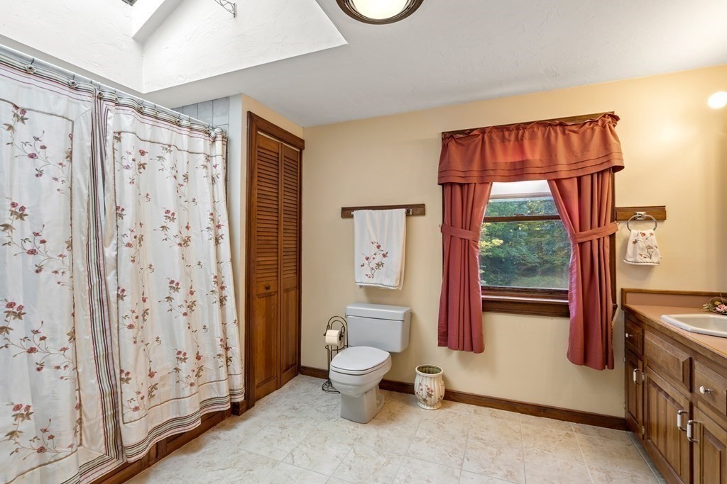 12 Dawson Road Worcester, MA 01602 - Photo 19 of 34 Gallery Image 19