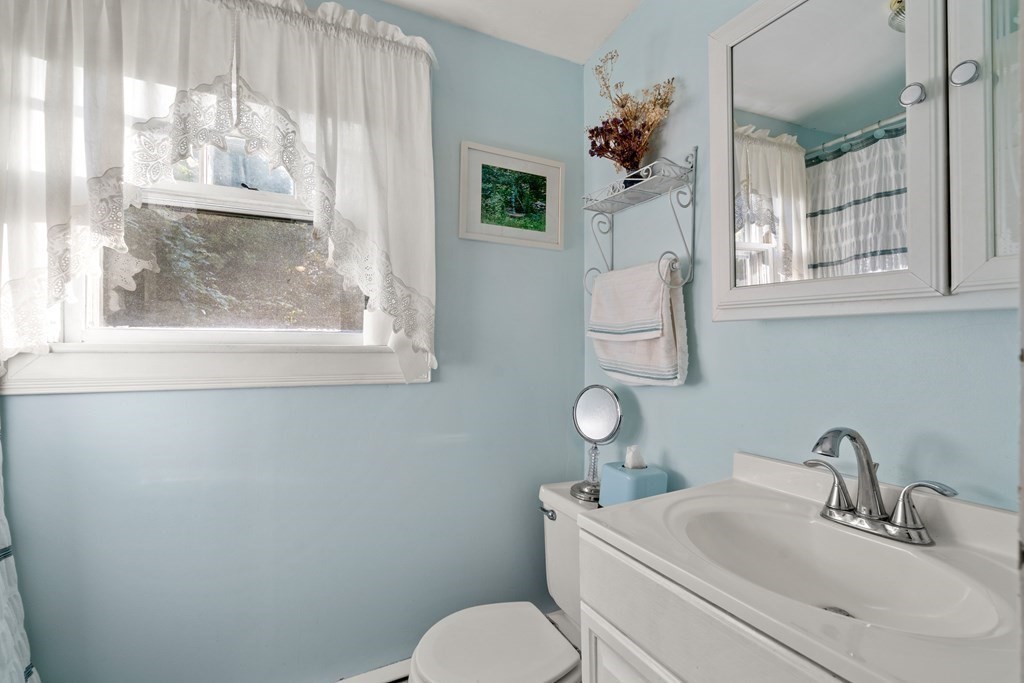 12 Dawson Road Worcester, MA 01602 - Photo 20 of 34 Gallery Image 20