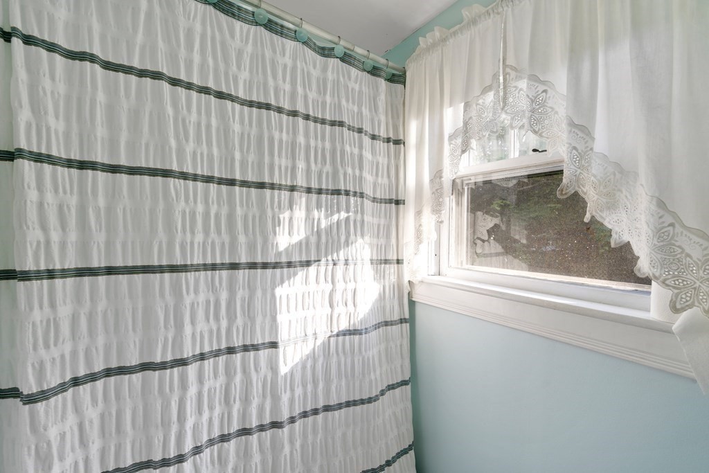 12 Dawson Road Worcester, MA 01602 - Photo 21 of 34 Gallery Image 21