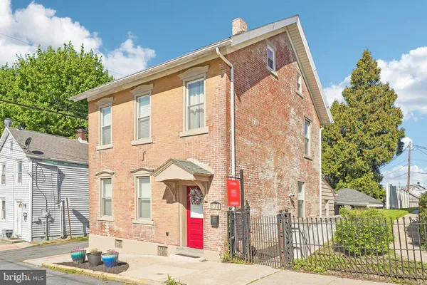 $282,000 | 118 Union Street, Catasauqua, PA 18032