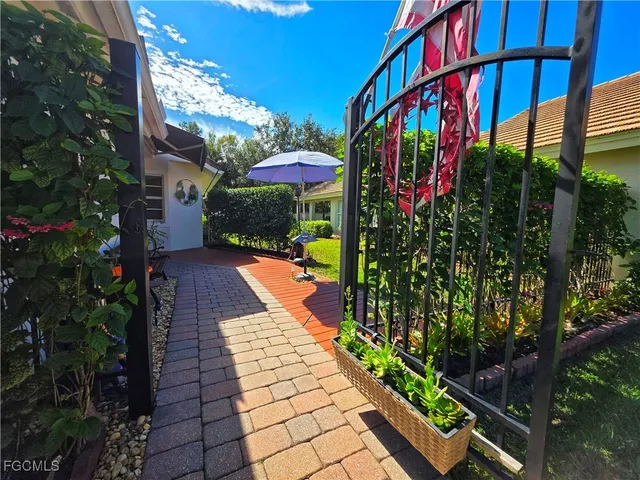 $295,000 | 2305 Summersweet Drive, Alva, FL 33920