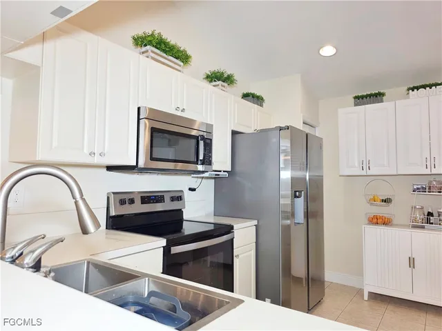 $295,000 | 2305 Summersweet Drive, Alva, FL 33920