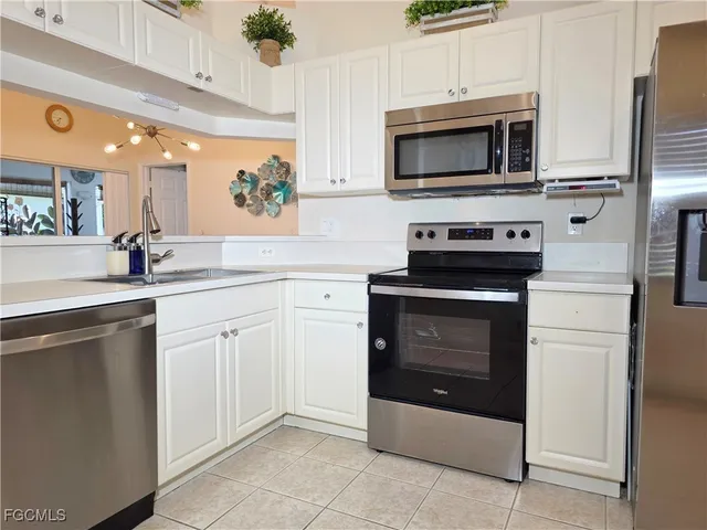 $295,000 | 2305 Summersweet Drive, Alva, FL 33920