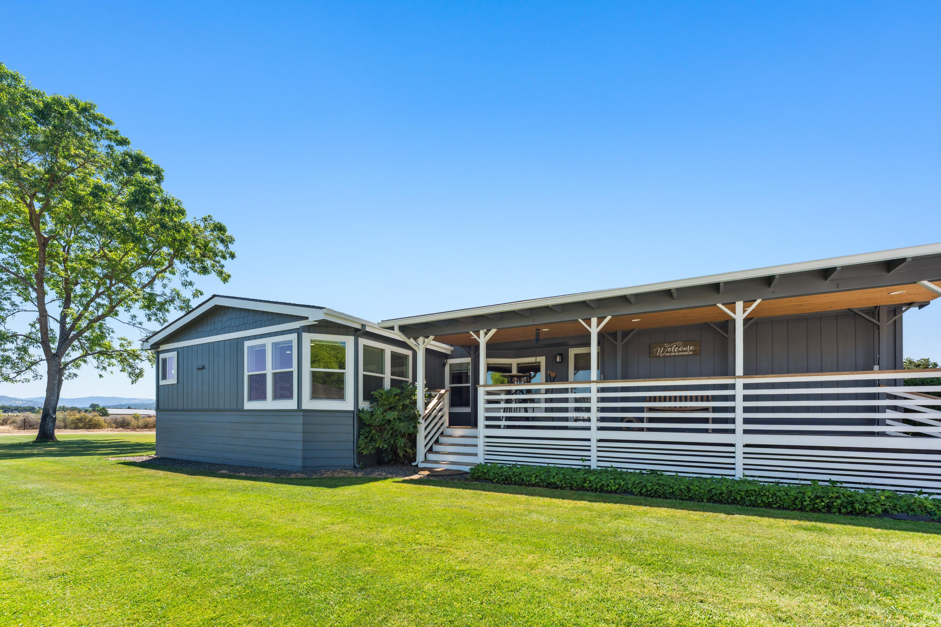 622 Raven Road Central Point, OR 97502 - Photo 1 of 65 DSC00880
