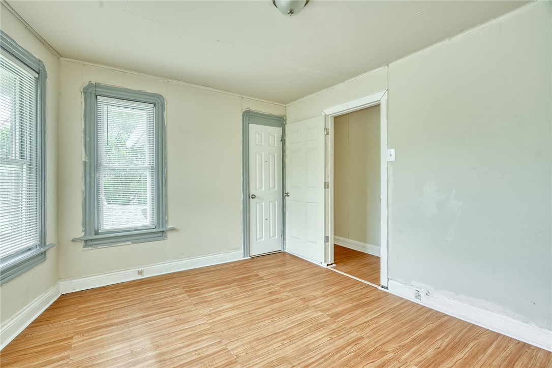 498 Emerson Street Rochester, NY 14613 - Photo 22 of 39