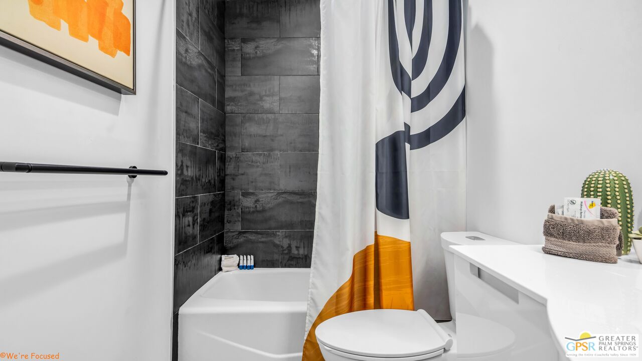 545 West Yorba Road Palm Springs, CA 92262 - Photo 38 of 72 a bathroom with a sink toilet and shower