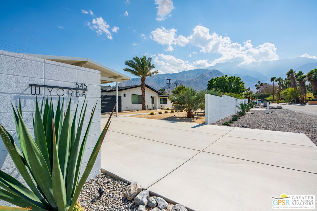 545 West Yorba Road Palm Springs, CA 92262 - Photo 4 of 72