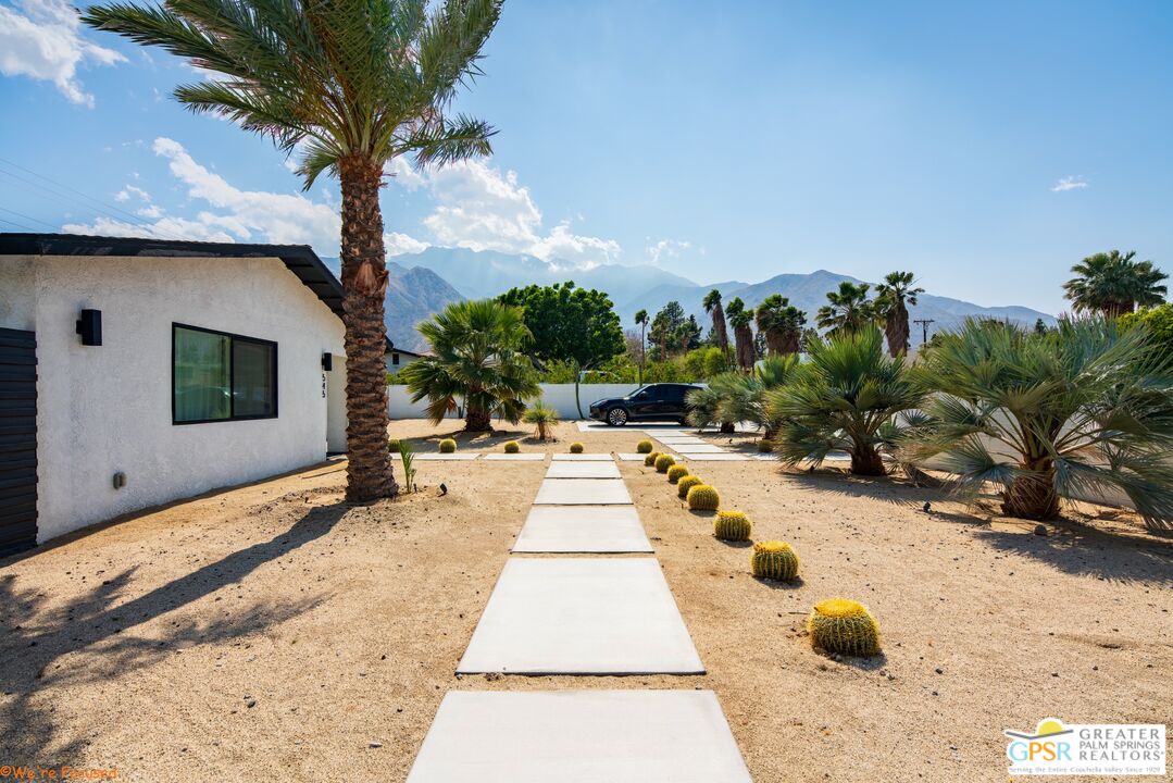 545 West Yorba Road Palm Springs, CA 92262 - Photo 5 of 72 a view of a backyard of the house