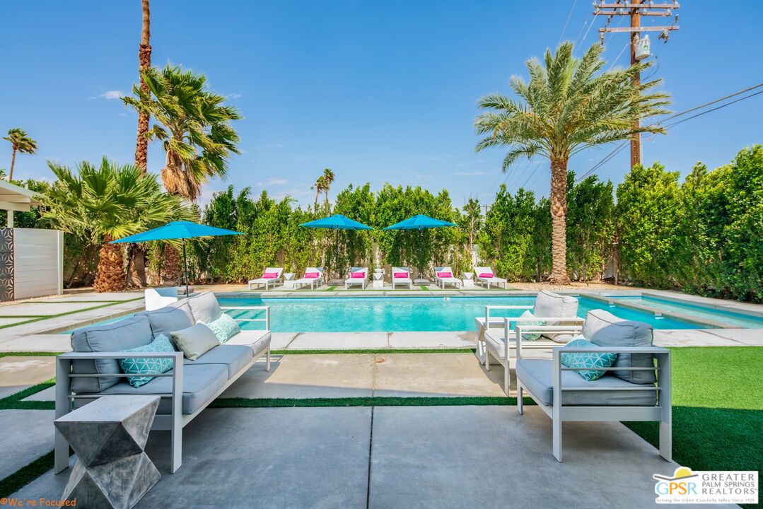 545 West Yorba Road Palm Springs, CA 92262 - Photo 9 of 72 a view of a chairs and table in the patio