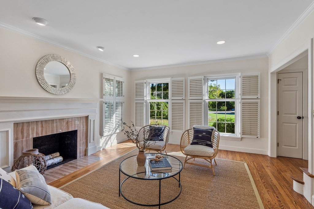6 Saunders Road Sudbury, MA 01776 - Photo 2 of 30 Gallery Image 2