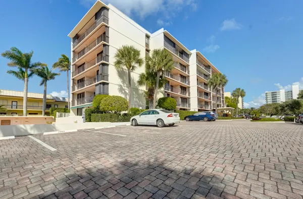 $829,000 | 225 South Beach Road, Unit 503, Tequesta, FL 33469