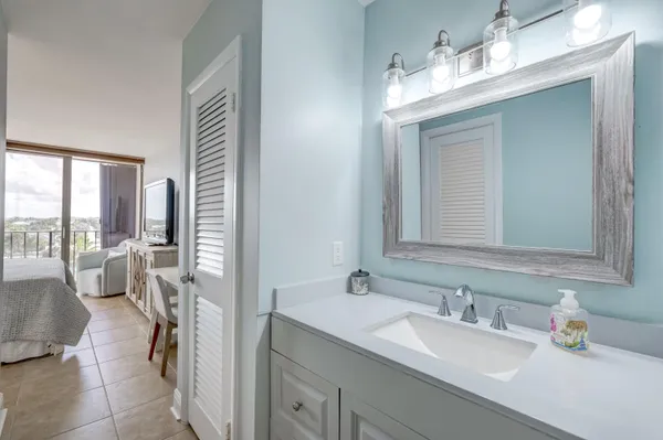 $829,000 | 225 South Beach Road, Unit 503, Tequesta, FL 33469